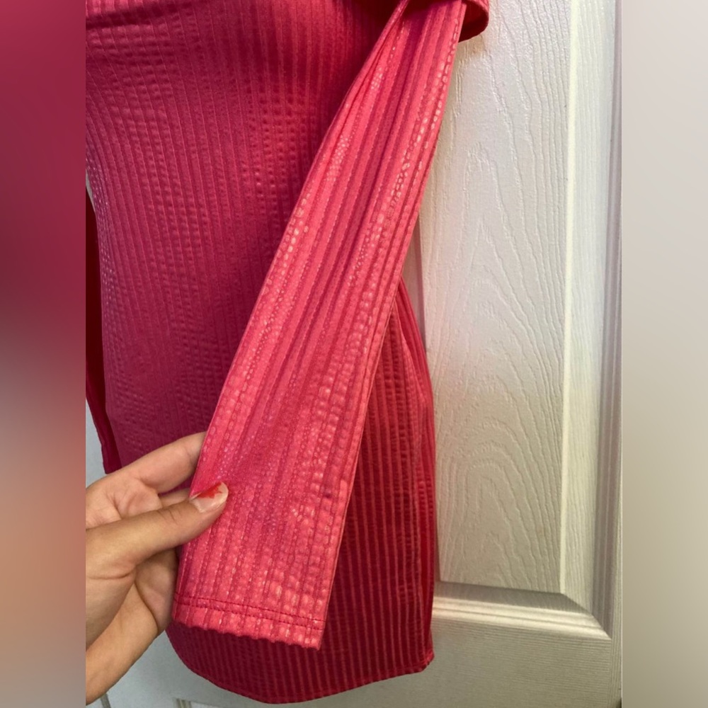 Pink dress off the shoulder size small - Picture 3 of 4